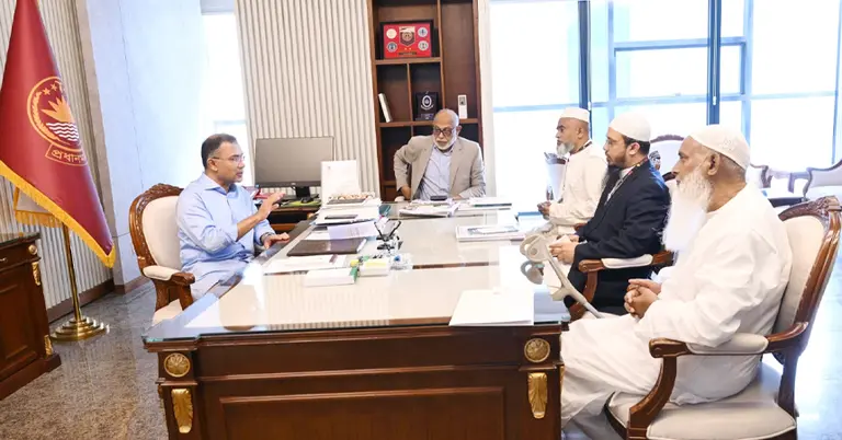 প্রধানমন্ত্রীর সঙ্গে শায়খ আহমাদুল্লাহর বৈঠক